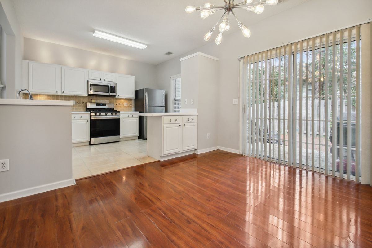 4084 Howell Park Rd - Photo 3 of 23