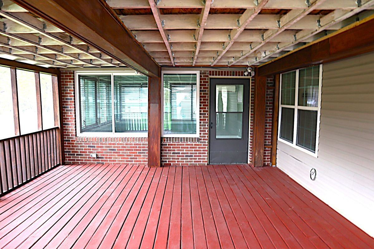 3900 Bronson Ln - Photo 7 of 35