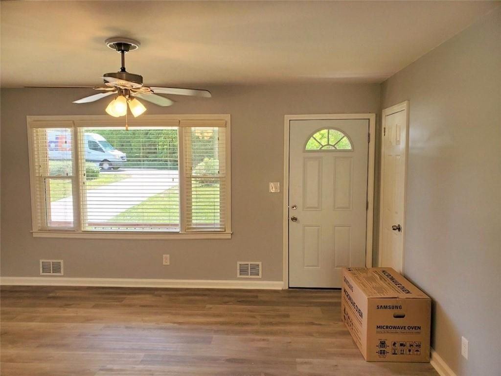 4867 Flint Hill Rd - Photo 3 of 9