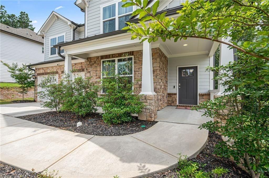 5394 Pebblebrook Ln - Photo 2 of 31