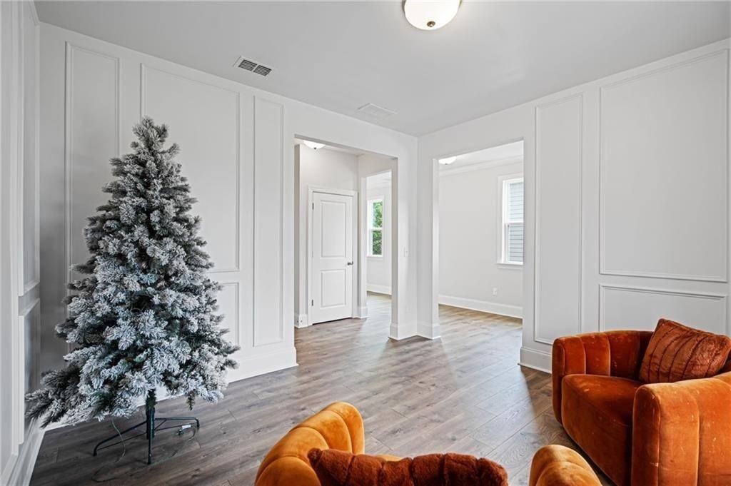 5394 Pebblebrook Ln - Photo 4 of 31