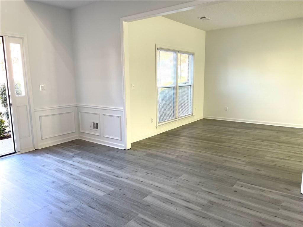 6440 Barwick Ln - Photo 3 of 26