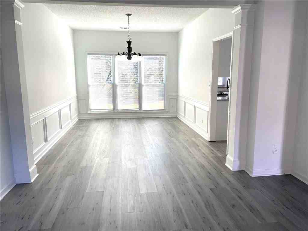 6440 Barwick Ln - Photo 4 of 26