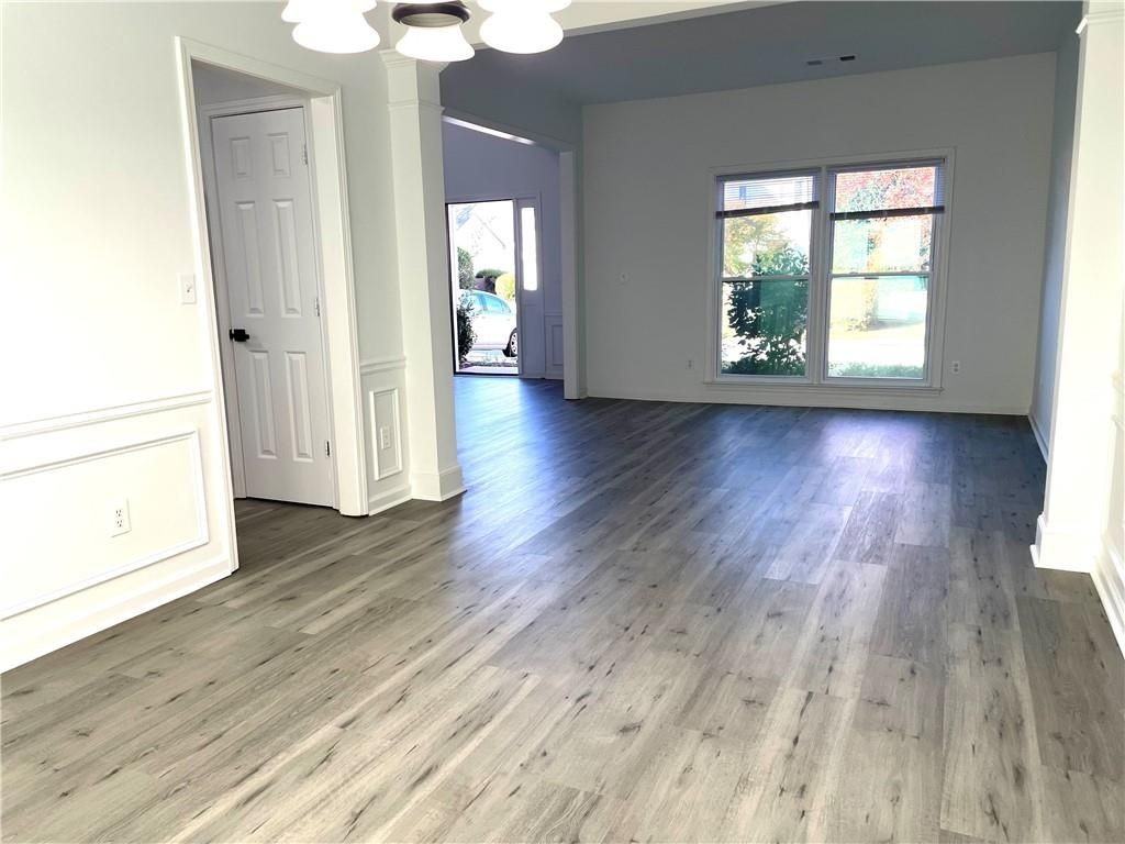 6440 Barwick Ln - Photo 5 of 26