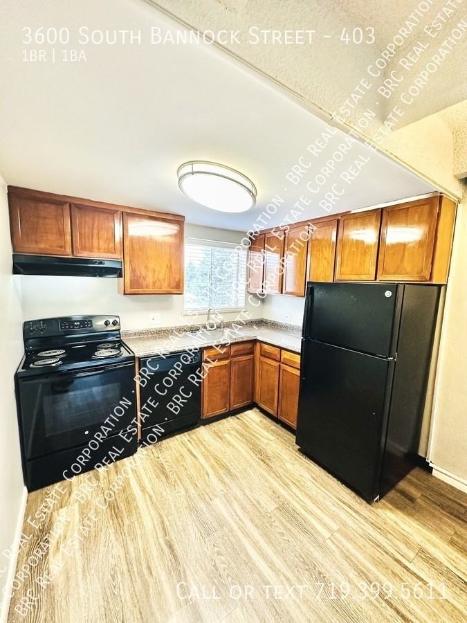 Sky Plaza - Photo 3 of 8