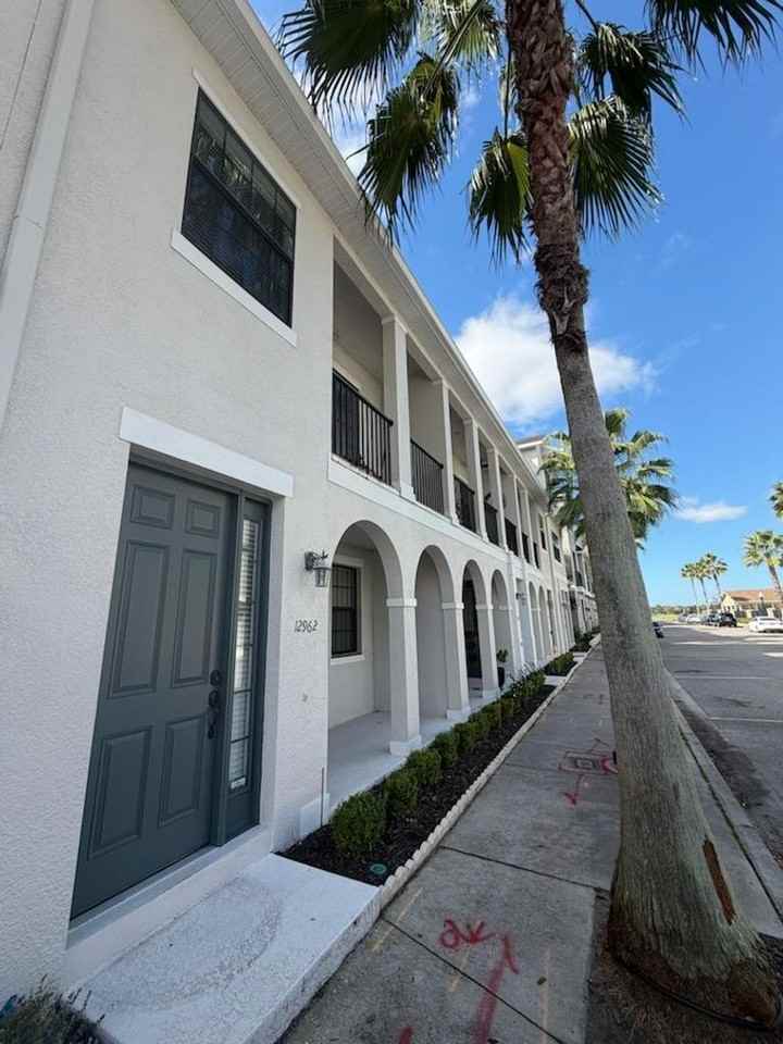 12962 Cats Claw Lane - Photo 3 of 31