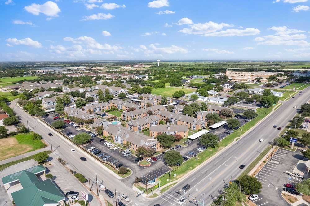 Topaz Apartments - Photo 3 of 38