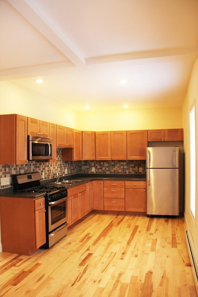 51 North Champlain St - Photo 7 of 11