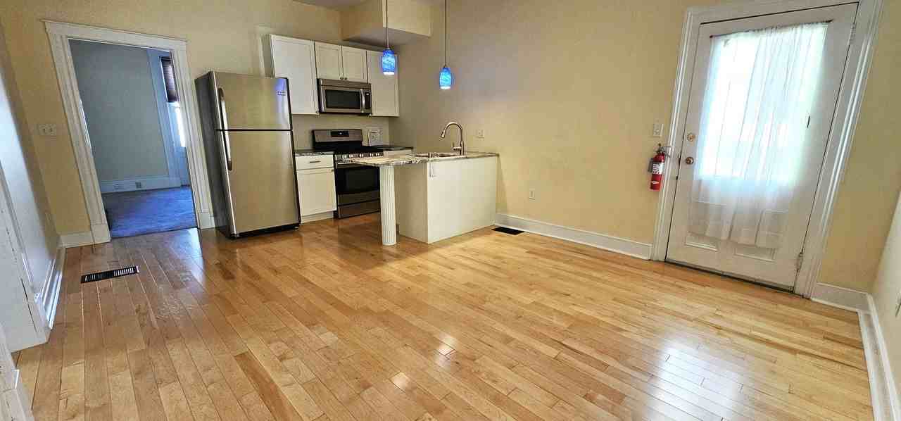 33 Pine Street - Photo 6 of 13