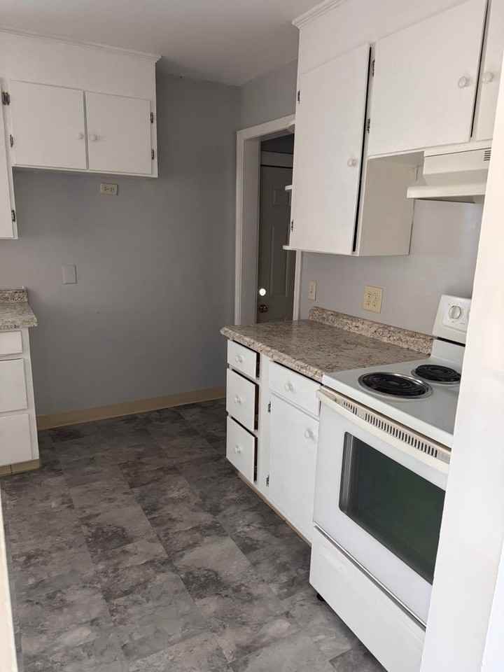 372 Emerson Ave - Photo 3 of 7