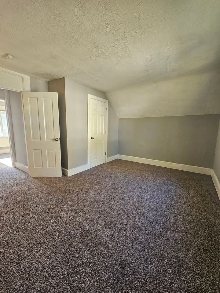 505 West 17th Street - Photo 7 of 10