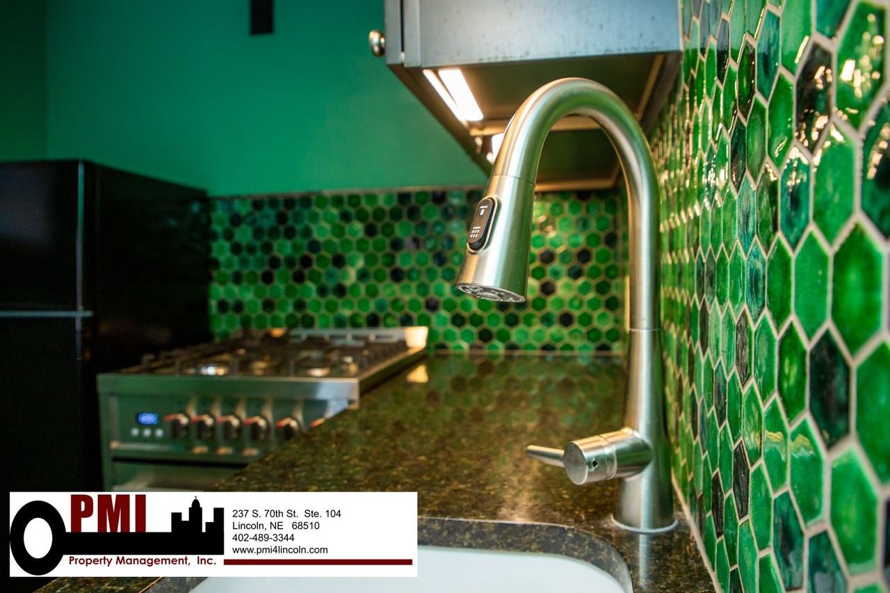 1630 H Street - Photo 4 of 37