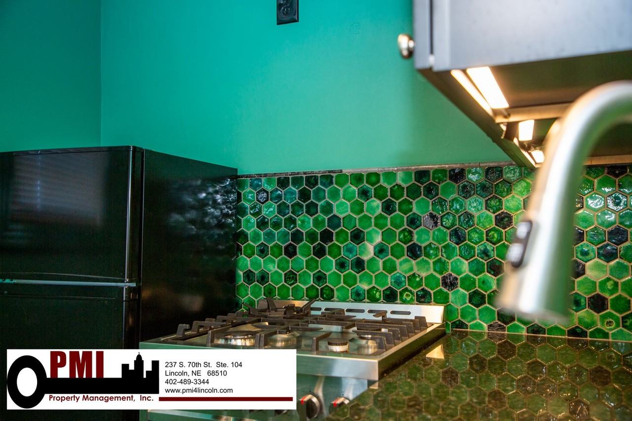 1630 H Street - Photo 5 of 37