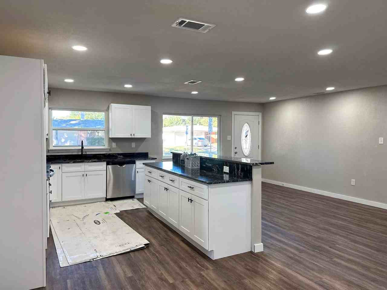 58342 West 11th Street - Photo 4 of 15