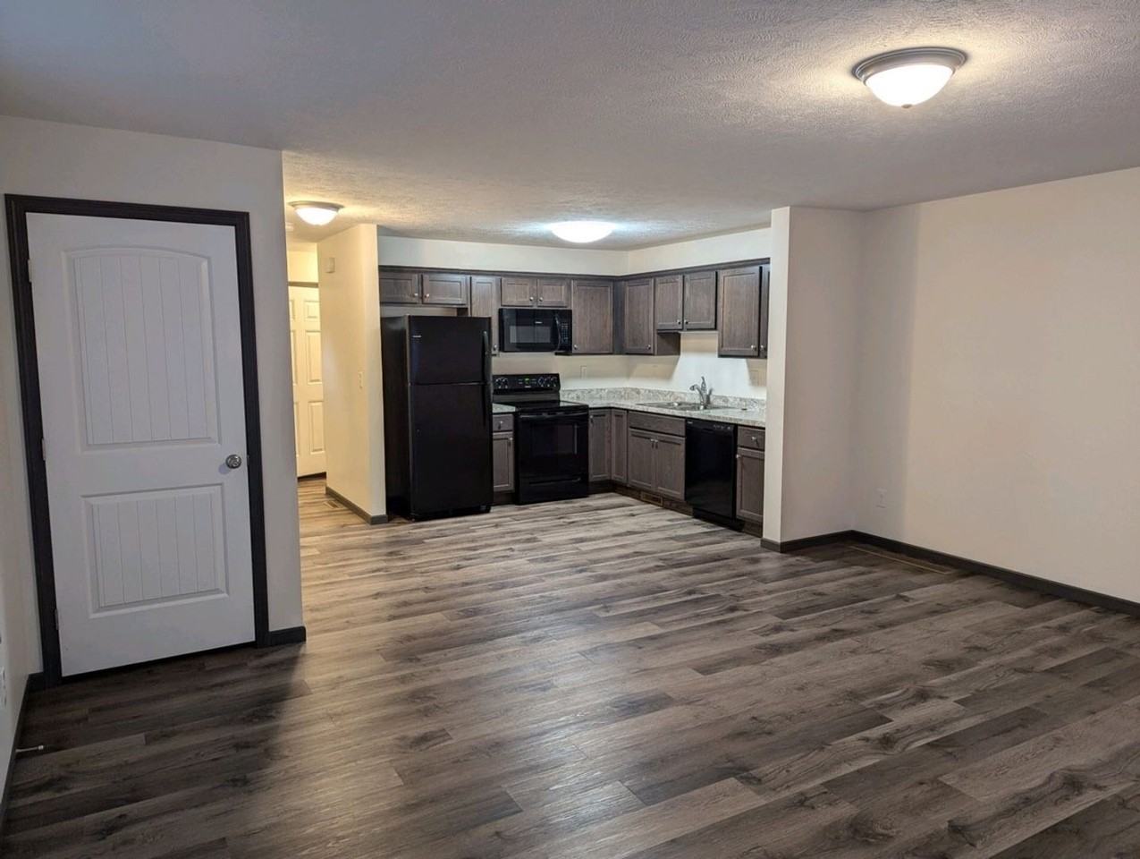 585 Birch Hill Dr #24 - Photo 2 of 9