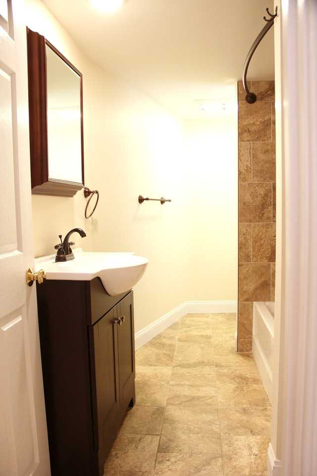 153 N Winooski Ave - Photo 4 of 5