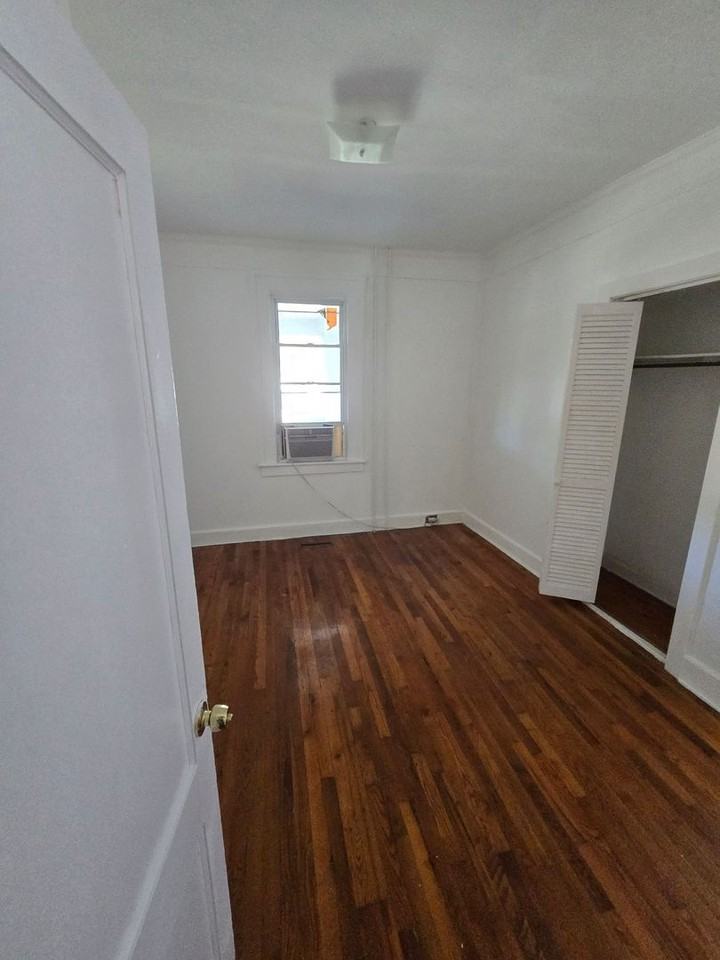 127 Lafayette Avenue - Photo 3 of 5