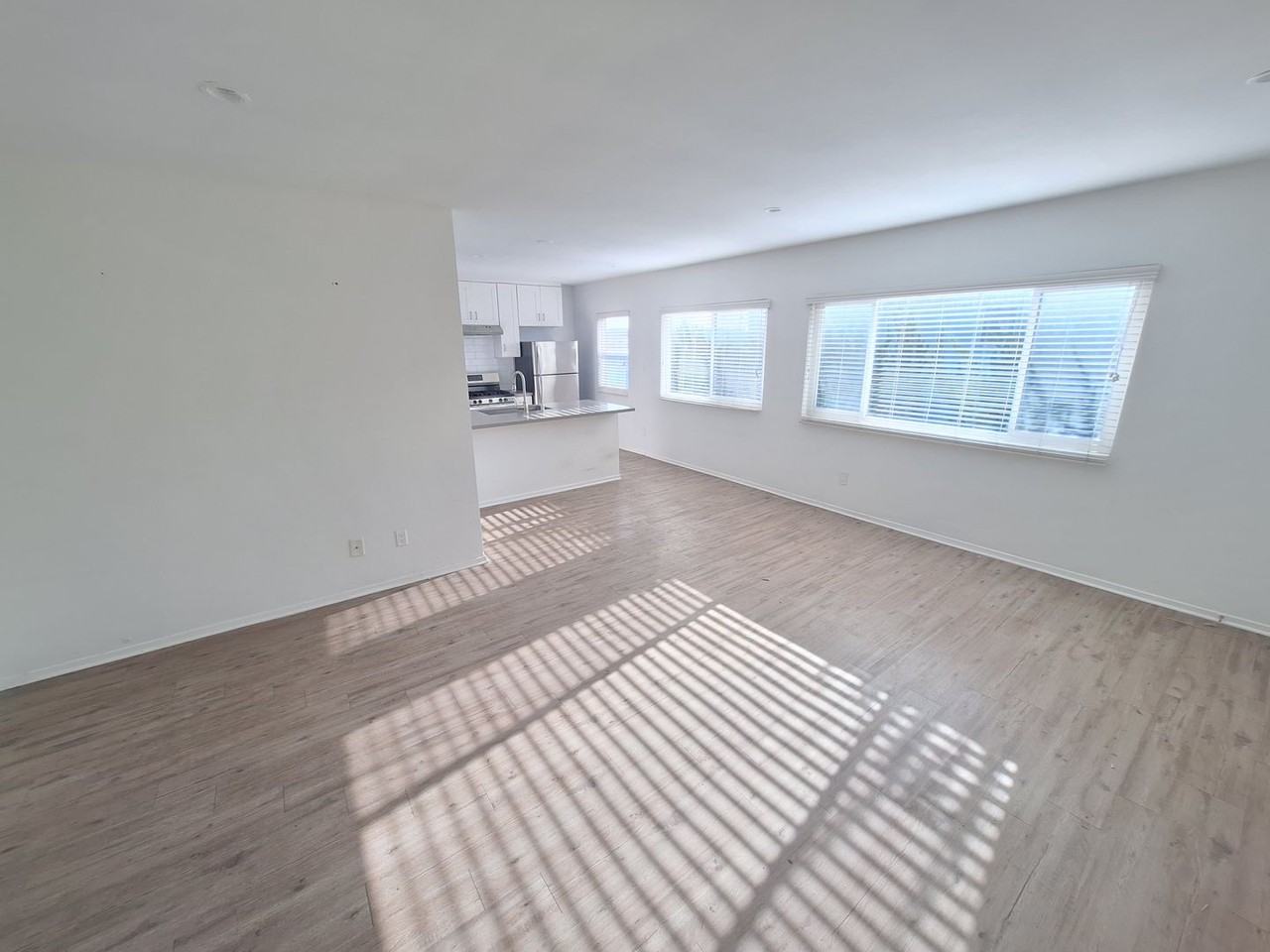 12625 Pacific Ave. - Photo 2 of 11