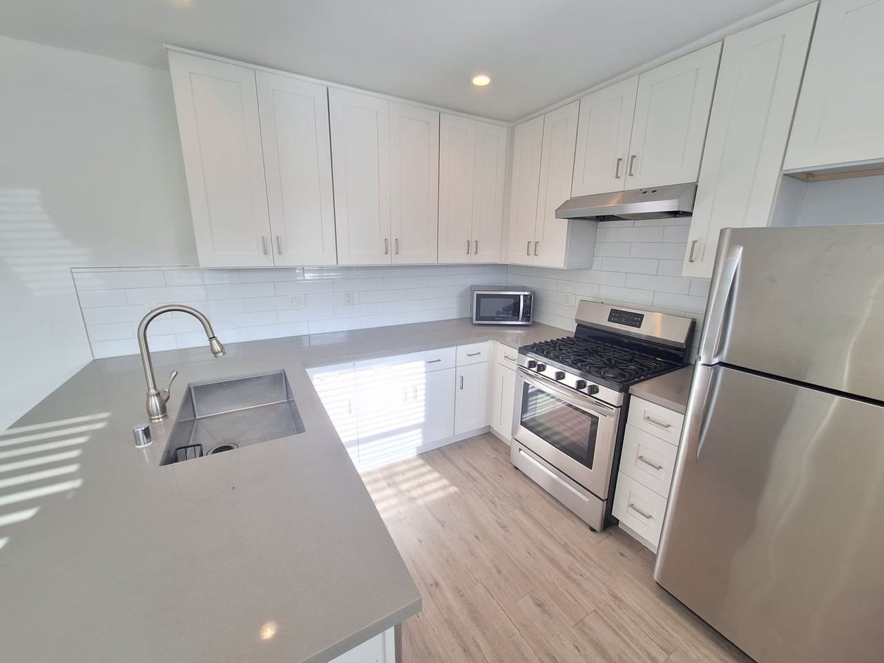 12625 Pacific Ave. - Photo 3 of 11