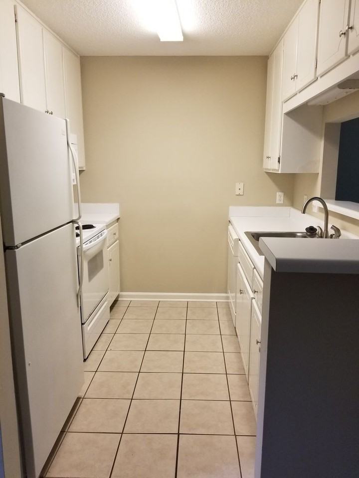 204 Ridgeway Dr - Photo 5 of 18