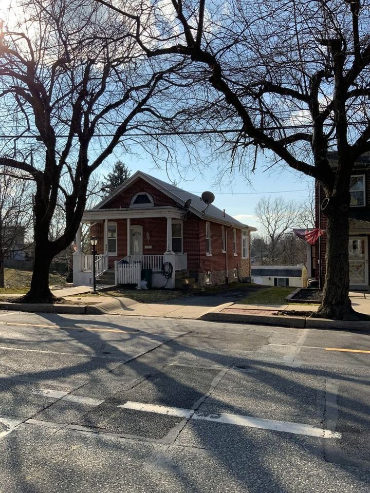 850 Highland Ave - Photo 2 of 15