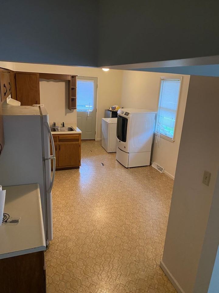 112 S Fayette St - Photo 2 of 14