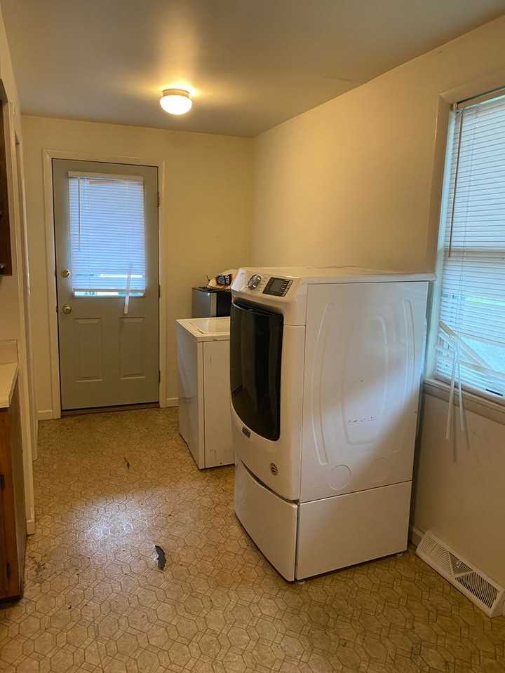 112 S Fayette St - Photo 4 of 14