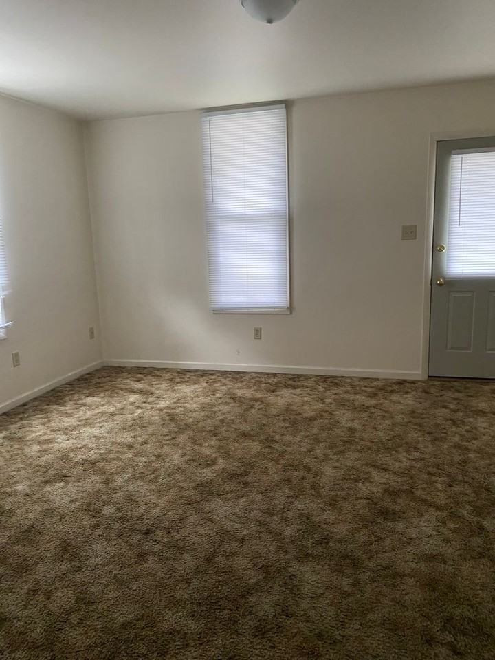 112 S Fayette St - Photo 6 of 14