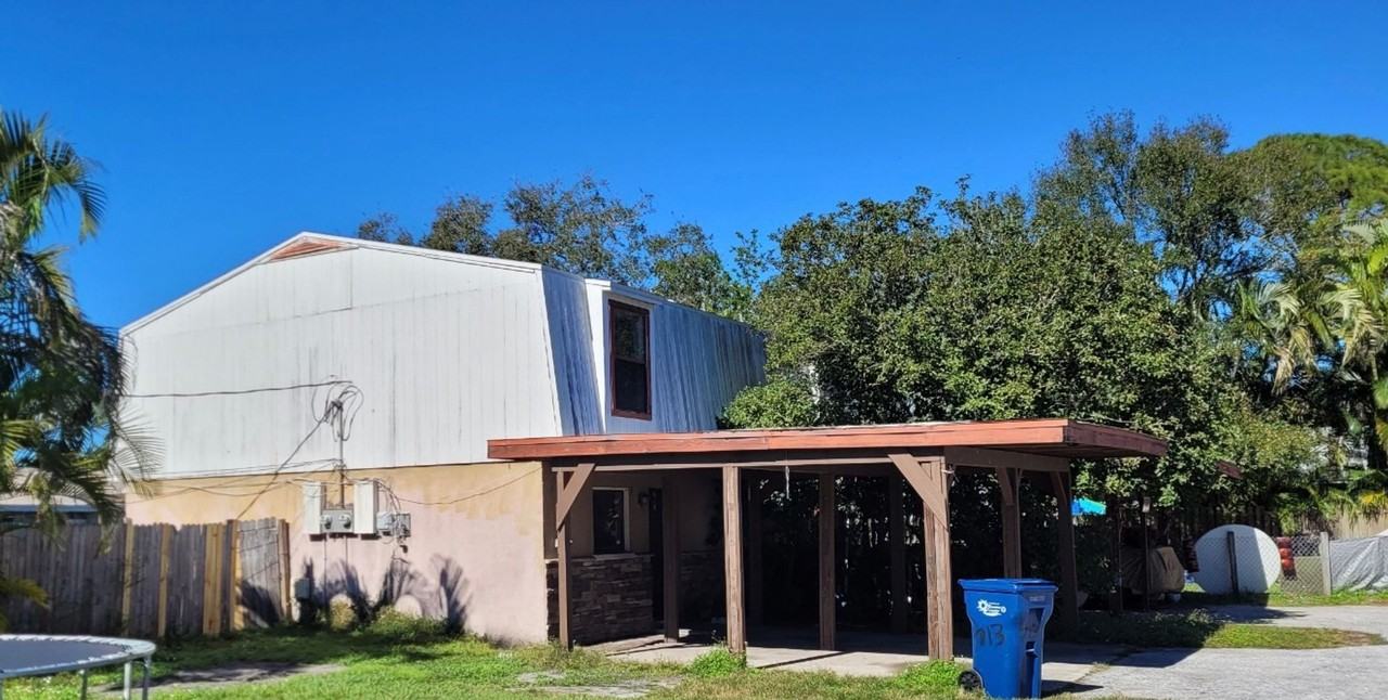 713 66th Ave W - Photo 2 of 16