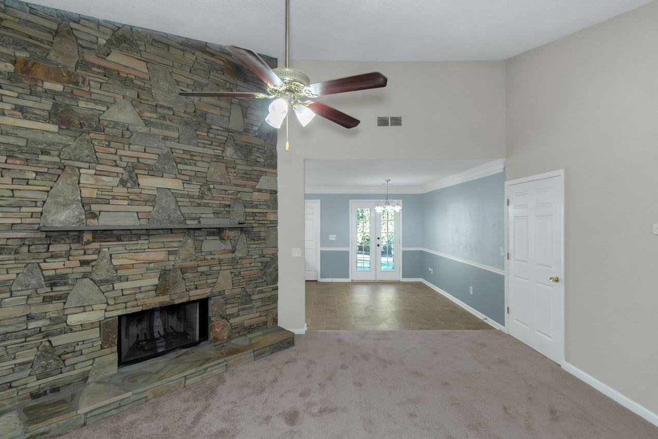 30 Oaklake Ct - Photo 4 of 32