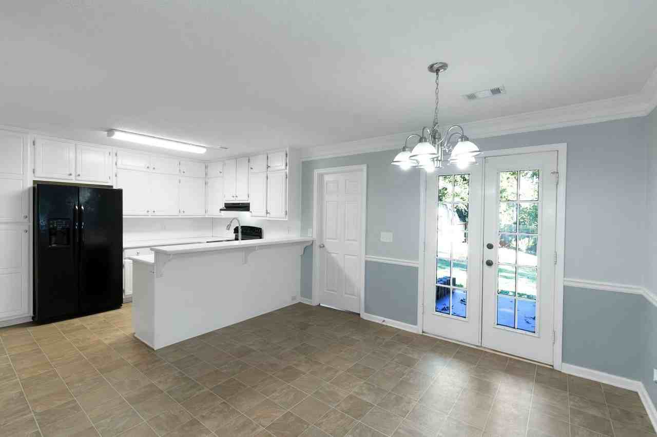 30 Oaklake Ct - Photo 7 of 32