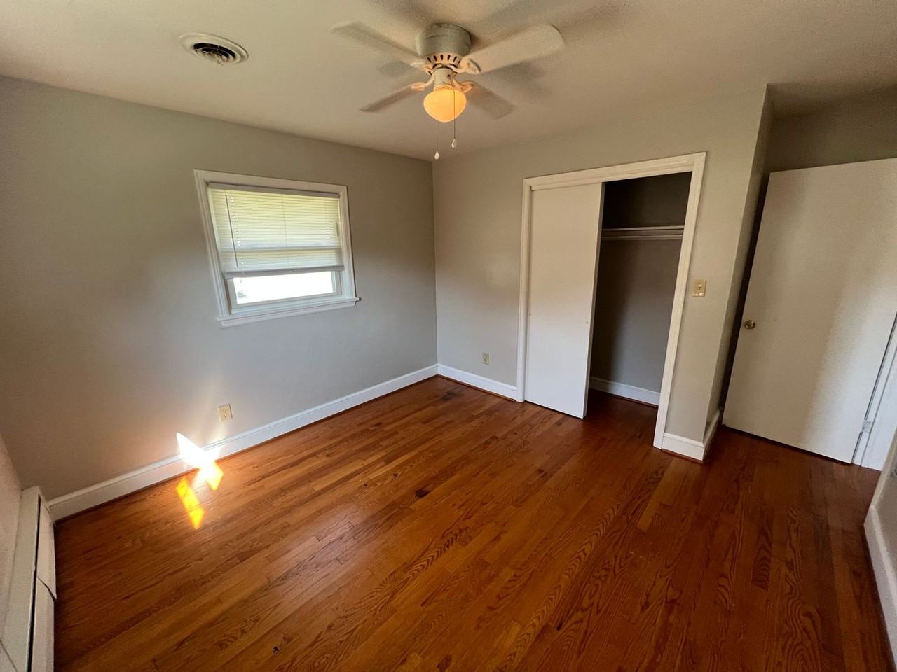 1302 Penley Blvd - Photo 4 of 12