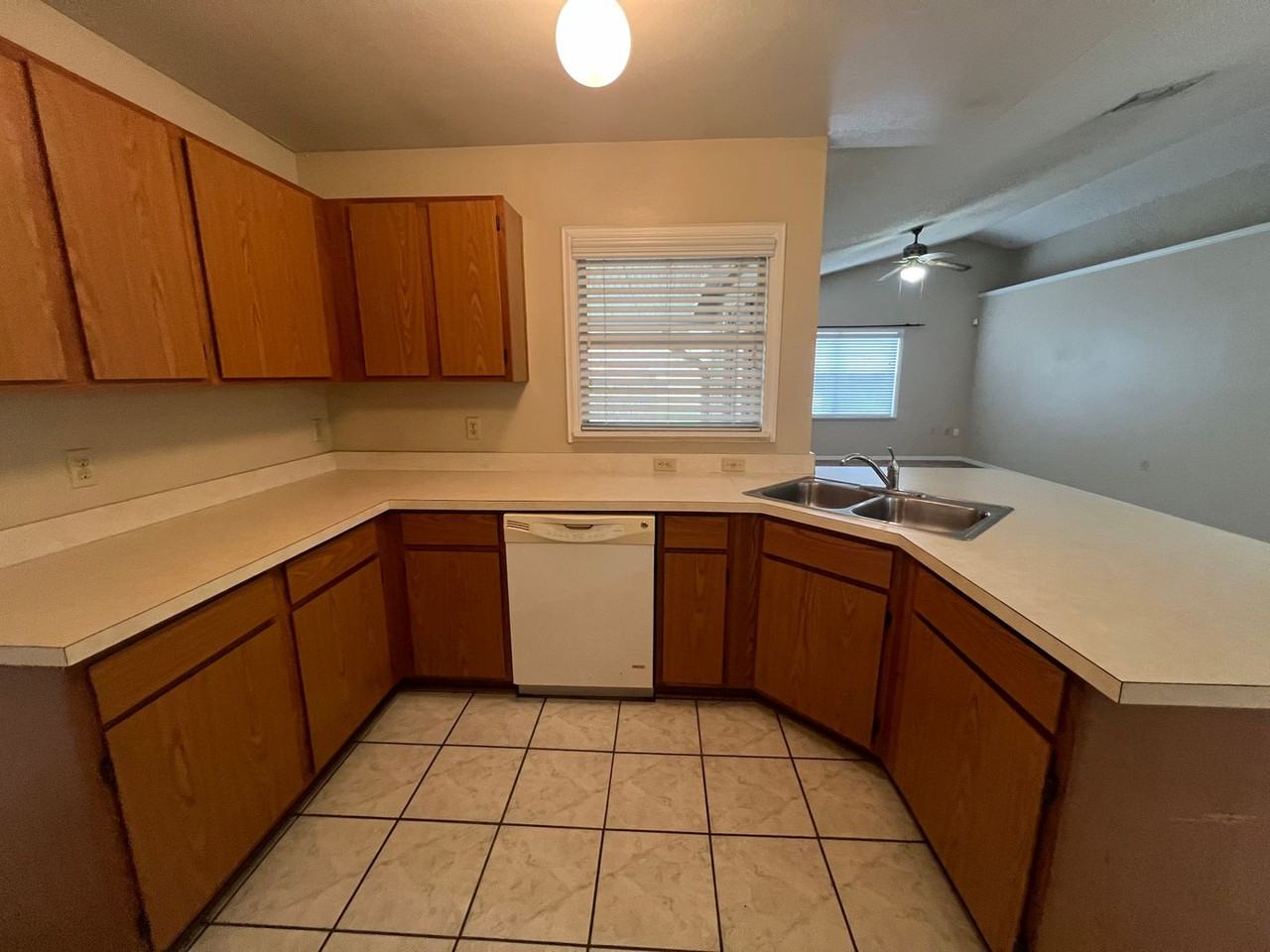 1615 Cracker Creek Court - Photo 5 of 25