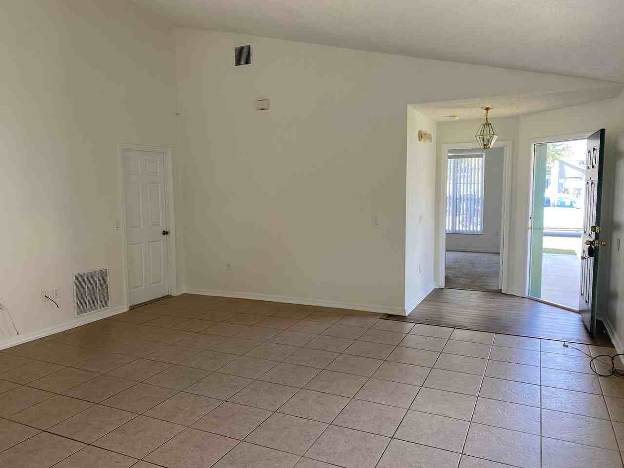 335 Sonja Cir - Photo 7 of 27