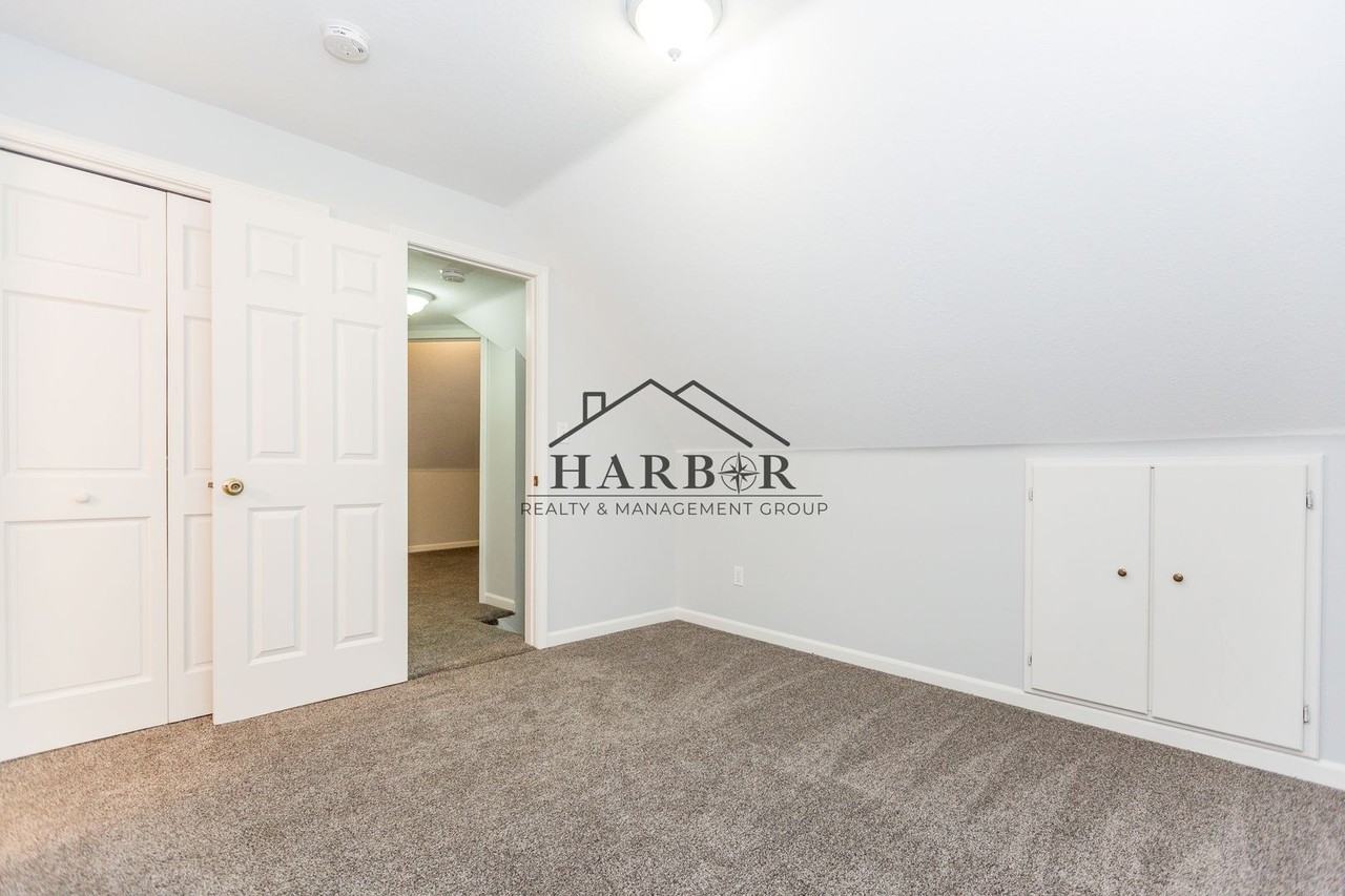 27 8th St Nw - Photo 4 of 13