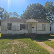 1704 Congress St - Photo 1 of 1