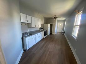 920 W Locust St - Photo 1 of 1