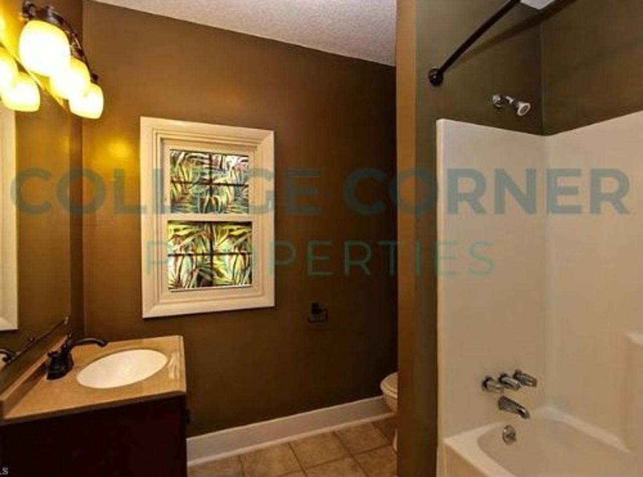 1226 Brookwood Dr - Photo 5 of 25