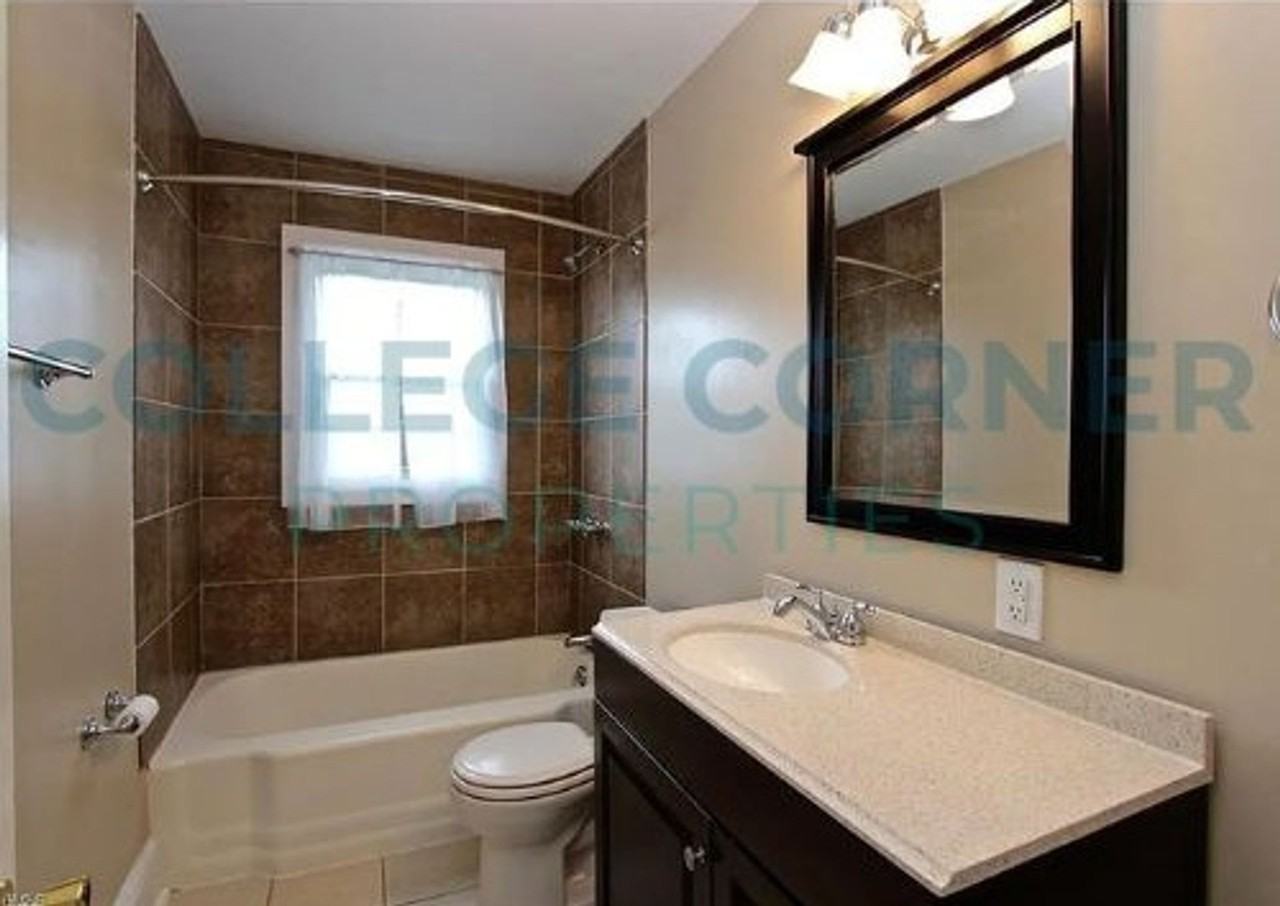 1226 Brookwood Dr - Photo 7 of 25