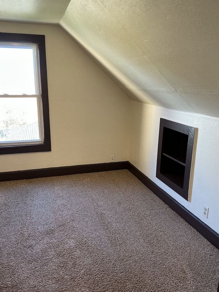 3754 North 6th Street - Photo 5 of 9