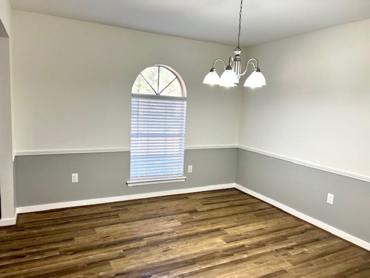 501 Huntleigh Way - Photo 2 of 43