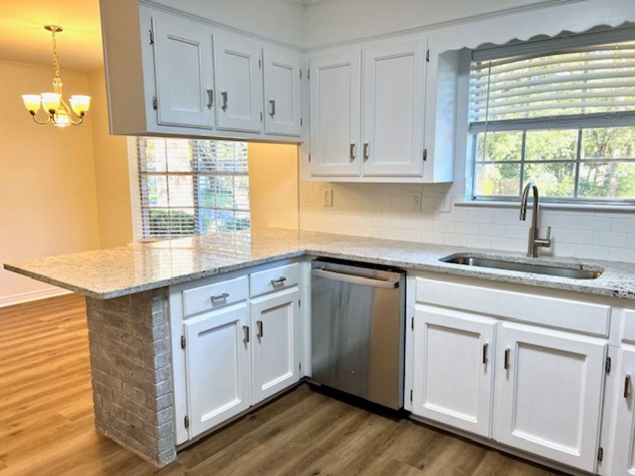 501 Huntleigh Way - Photo 5 of 43