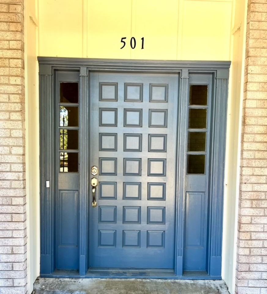 501 Huntleigh Way - Photo 2 of 41