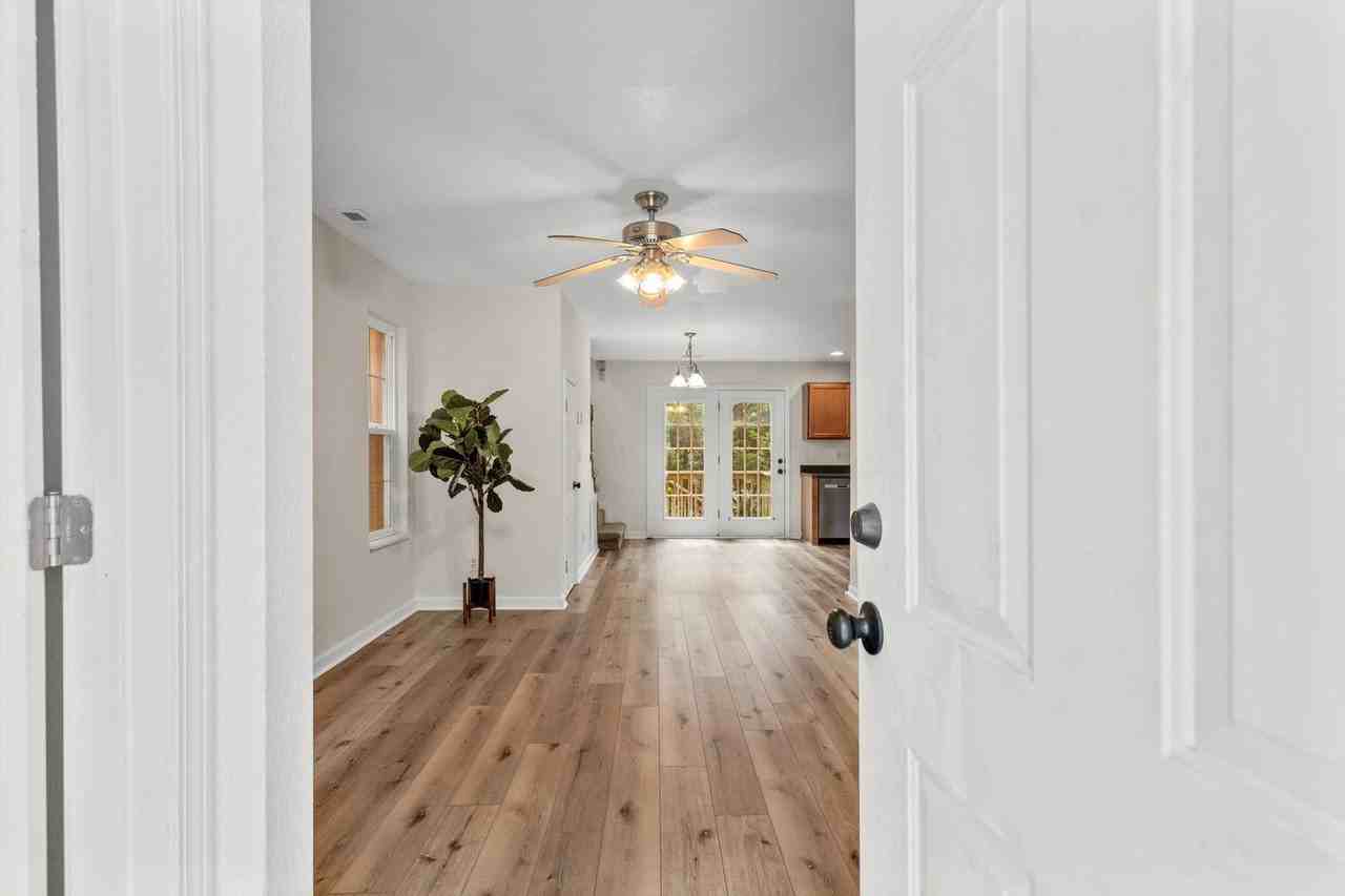 814 Blue Spruce Way - Photo 4 of 25