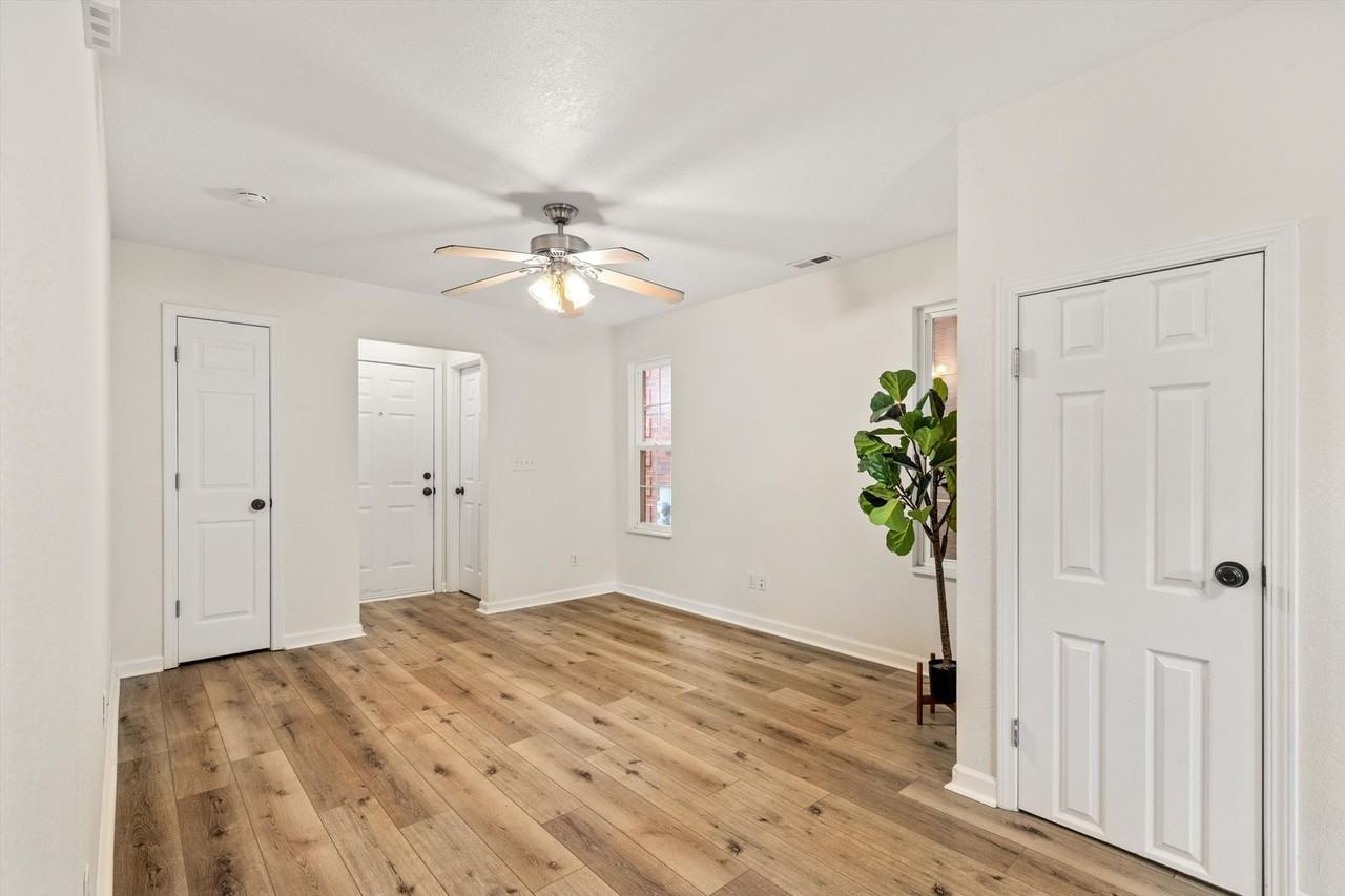 814 Blue Spruce Way - Photo 6 of 25