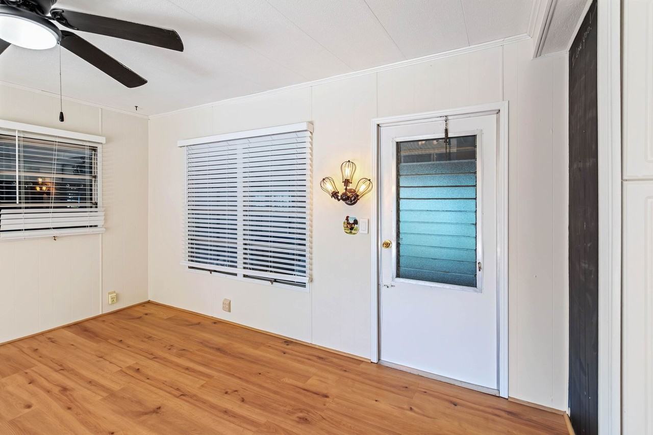 6420 Woods St - Photo 4 of 30