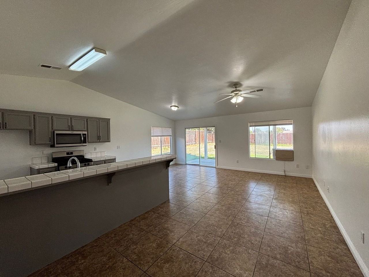 3252 Floral Meadow Dr - Photo 2 of 13