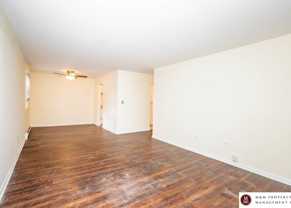 315 Maple - Photo 1 of 1