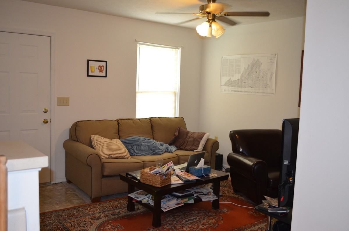 57 Easthampton Ct - Photo 5 of 8