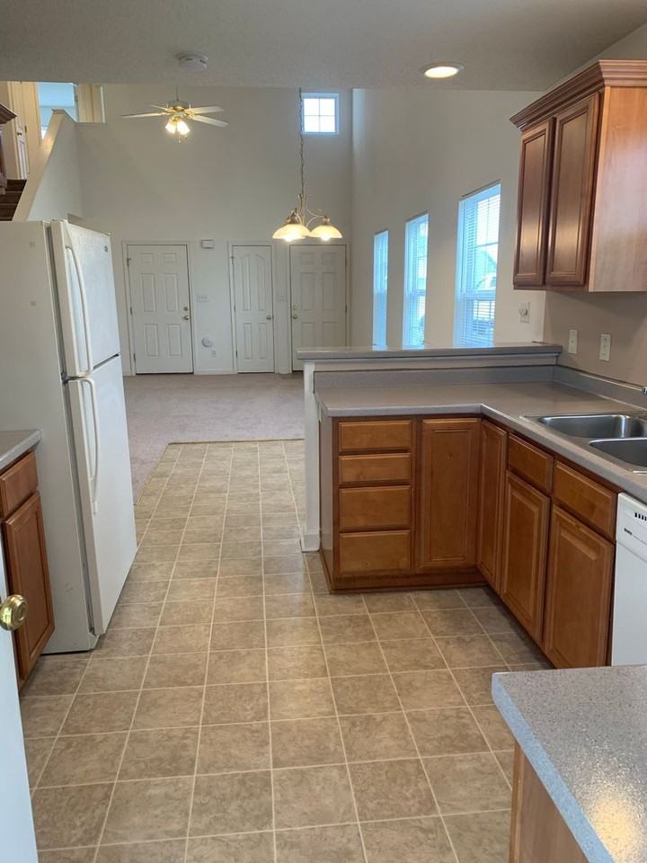 165 Springwood Lane - Photo 5 of 23